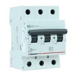 INTERRUPTOR TERMOMAGNETICO 3 POLOS 10A FN83CEW10 BTICINO